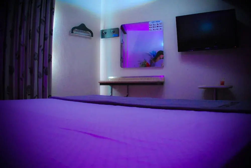 Loove Hotel - Adults Only