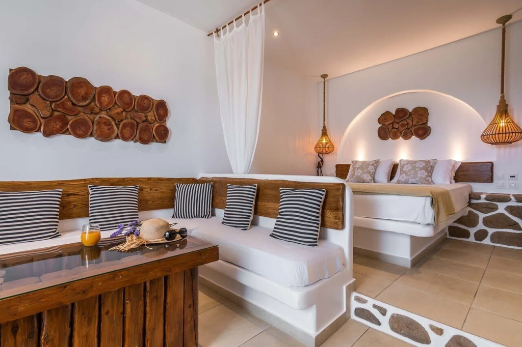 Niki Savvas Studio & Suites