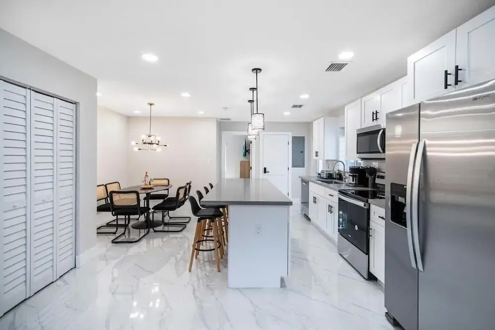 Luxurious 4BR Miami Home With Large Patio & Outdoor Space!