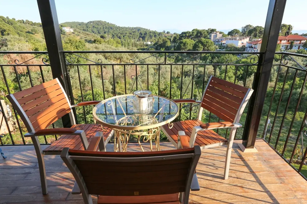 Theodora Studios & Suites