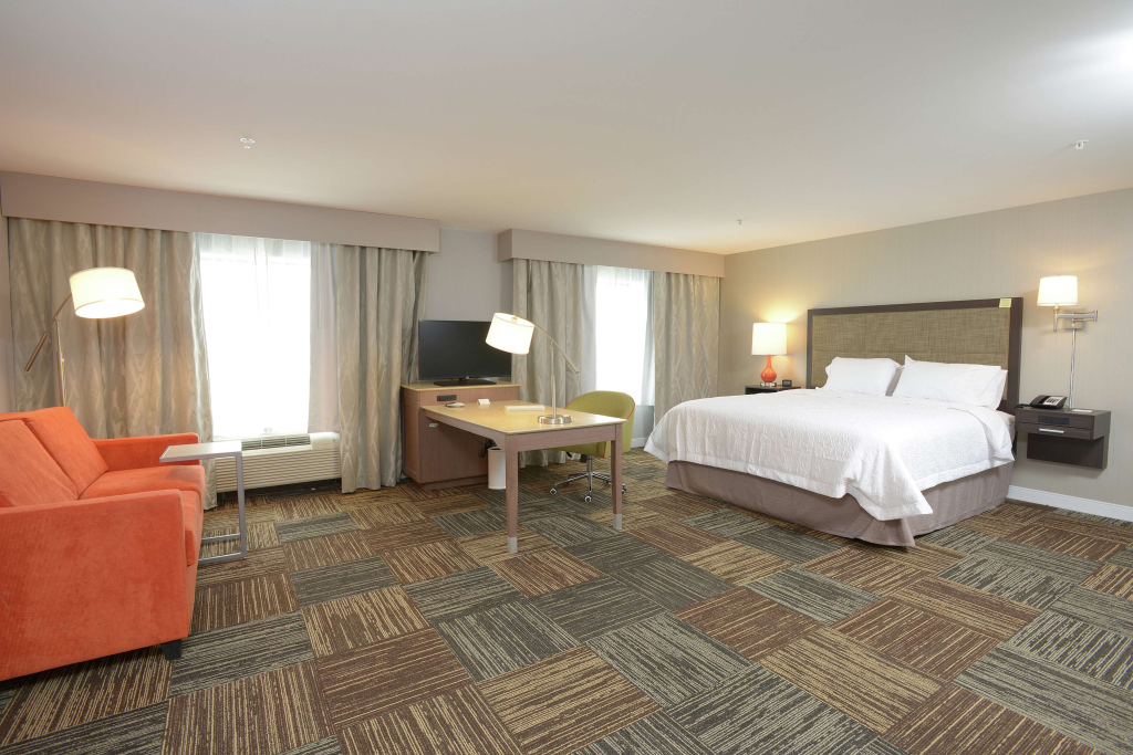 Hampton Inn & Suites Cincinnati / Uptown - University Area