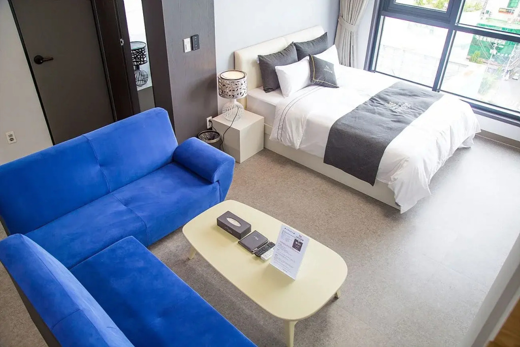 Shine Hotel