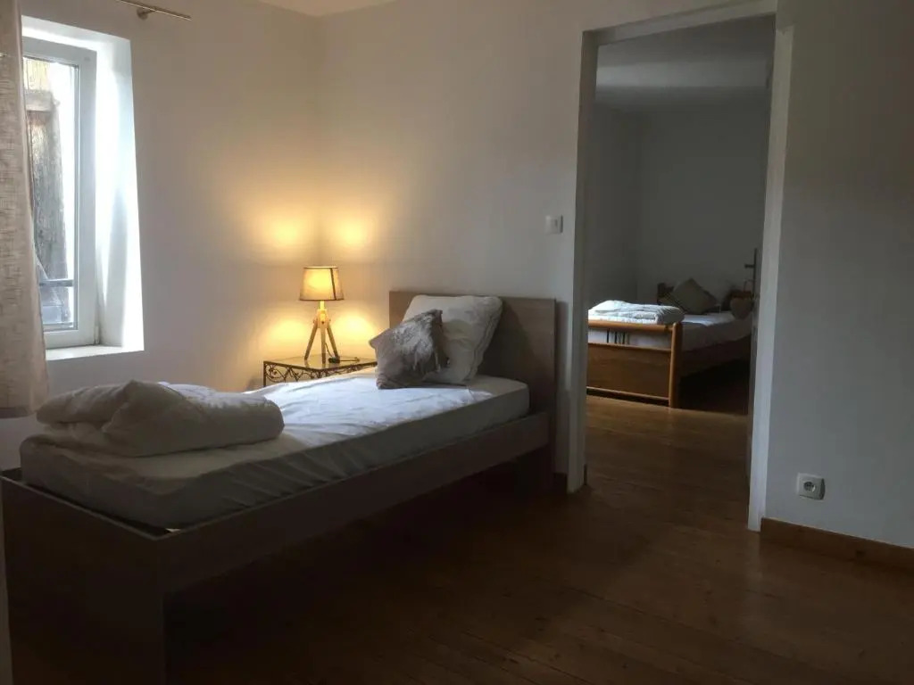 Maison calme avec 3 chambres, proche centre-ville Lunéville & gare, accès facile à Nancy - FR-1-584-106