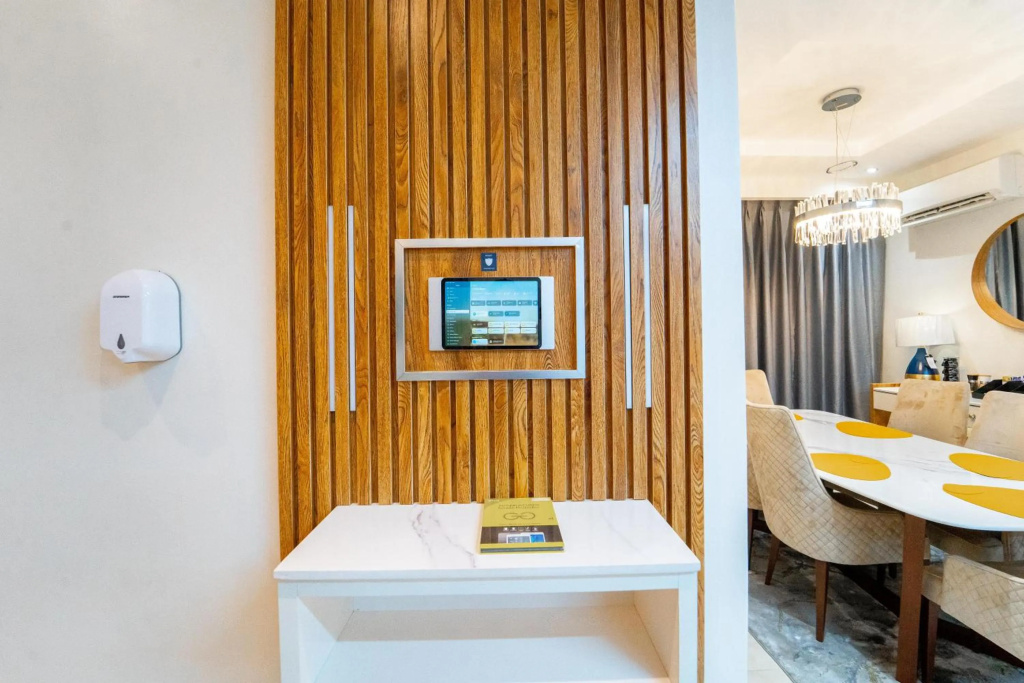 3-Bedroom SmartHome Luxury Apartment