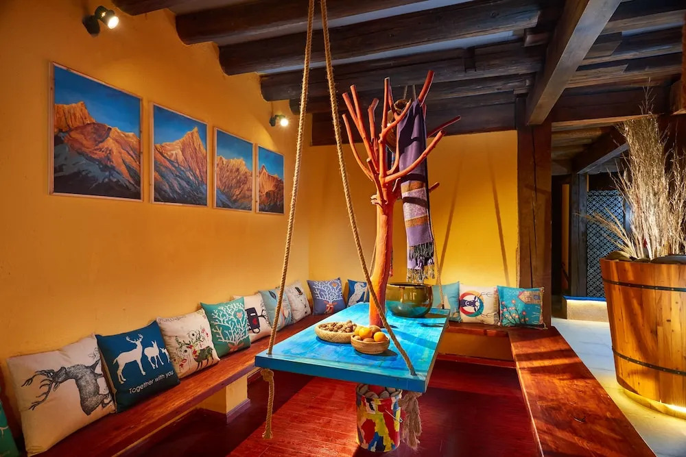 JIUMI Snow Mountain Original Art Hotel