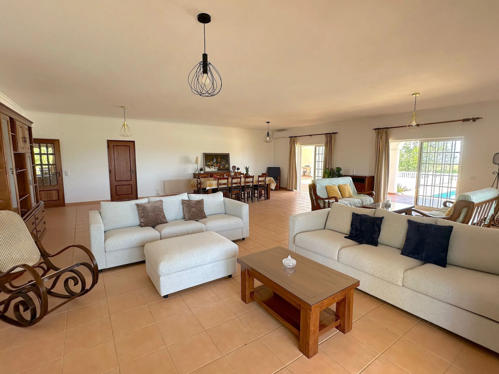 BnB Homes Luxurious Villa With 5 Bedrooms Pool