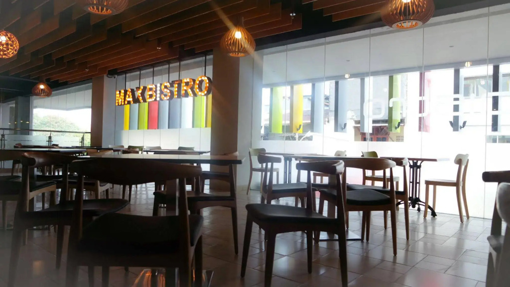 MaxOne Hotels at Pemuda