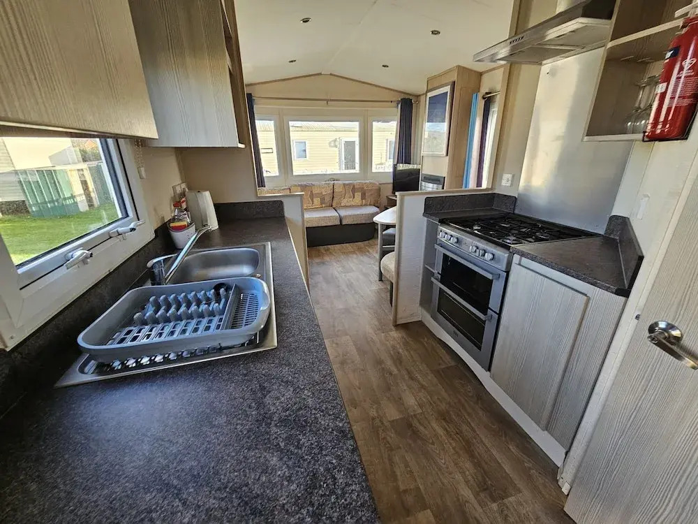 2 Bed Caravan Leanne Centeal Heated