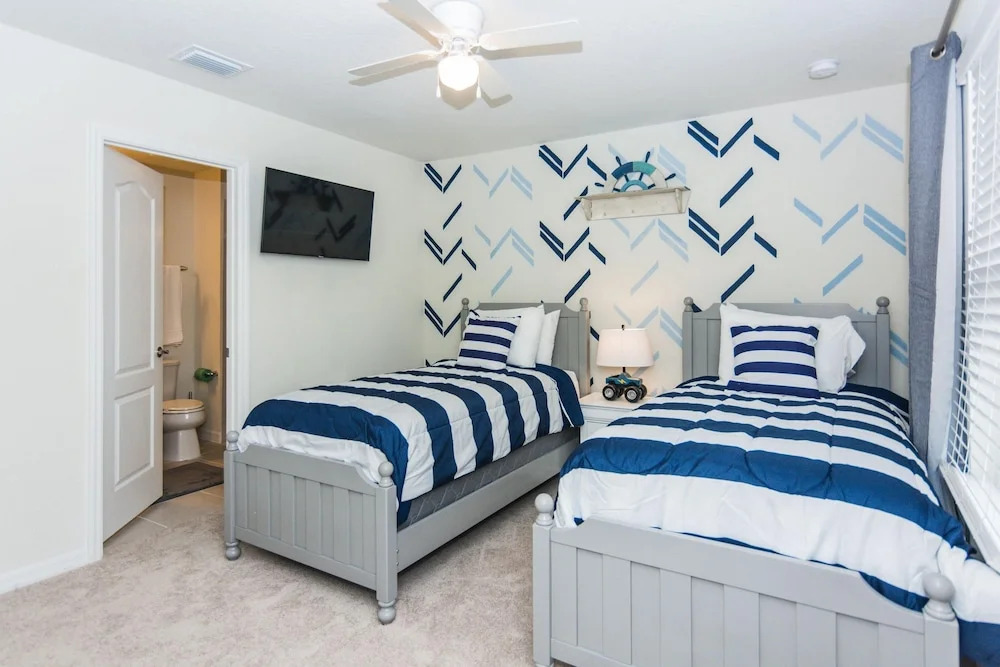 Lily Garden: Private Pool, BBQ Grill, 24/7 Support