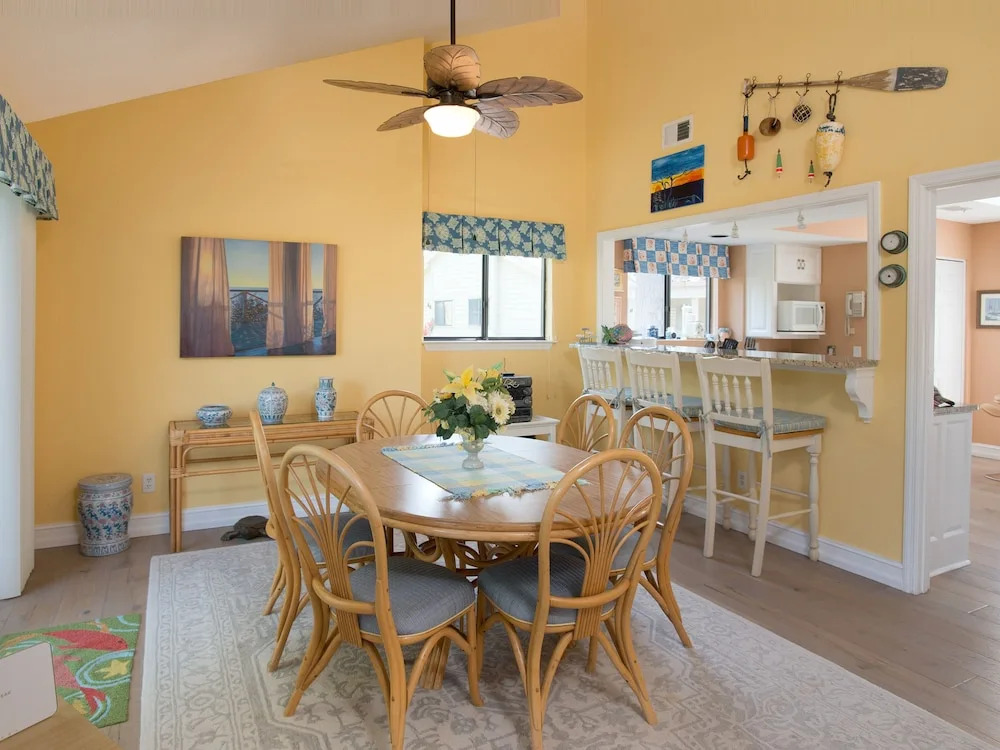 New Listing! Lake Forest Villa W/ Pool, Near Beach Villa