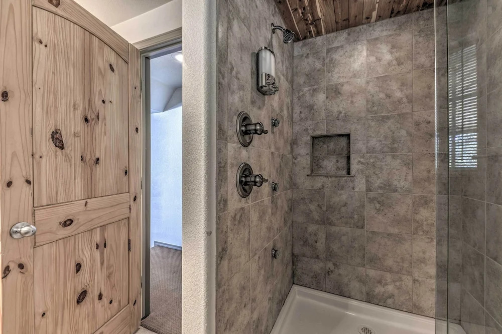 Hot Tub & Deck: Family Ruidoso Retreat!