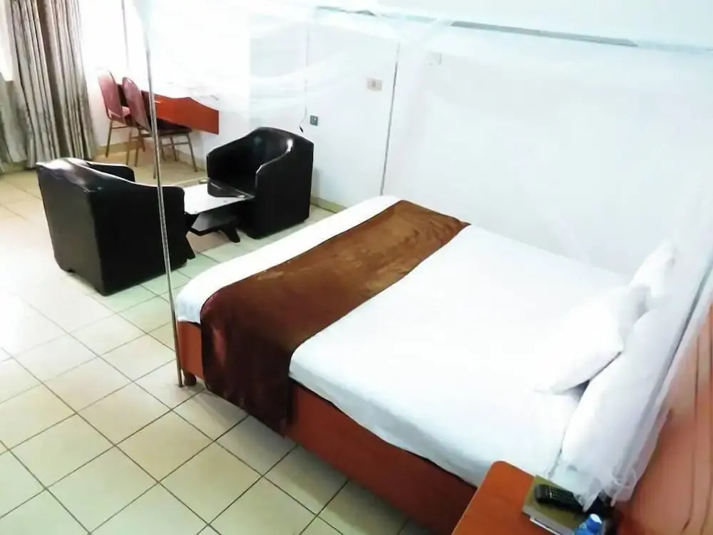 Kim's Breeze Hotel Ltd and Choma Zone