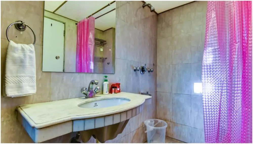 OYO 2080 Apartment near Juhu Beach