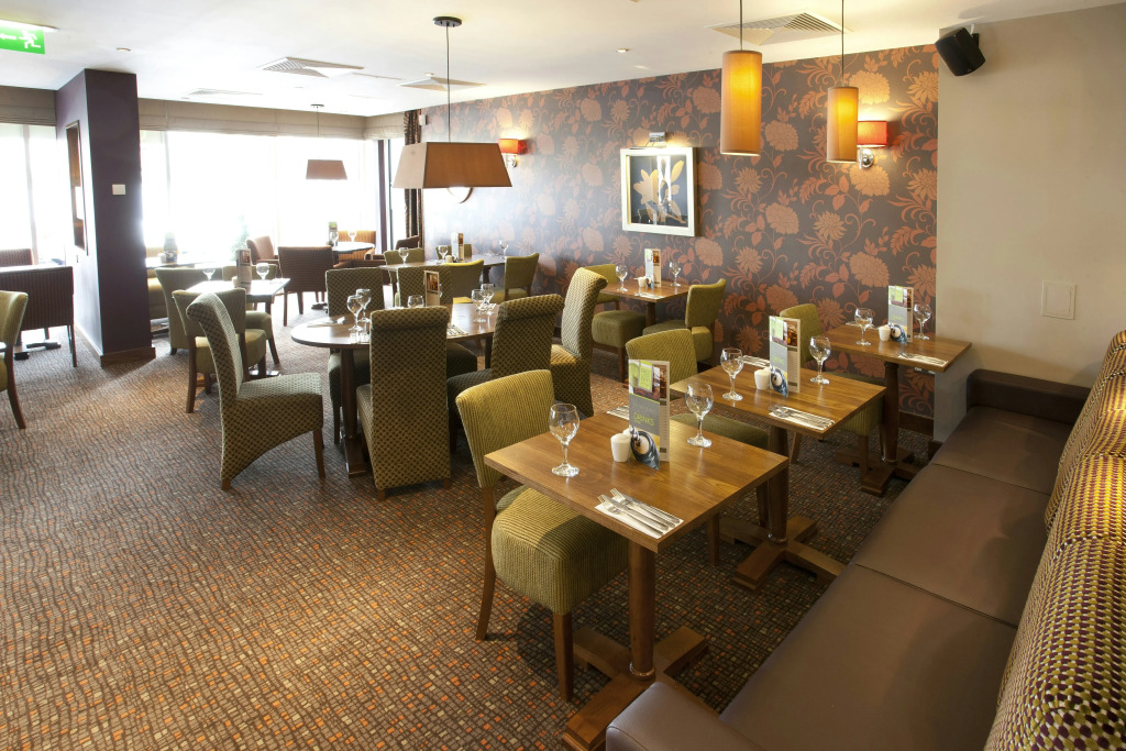 Premier Inn Inverness Centre - River Ness
