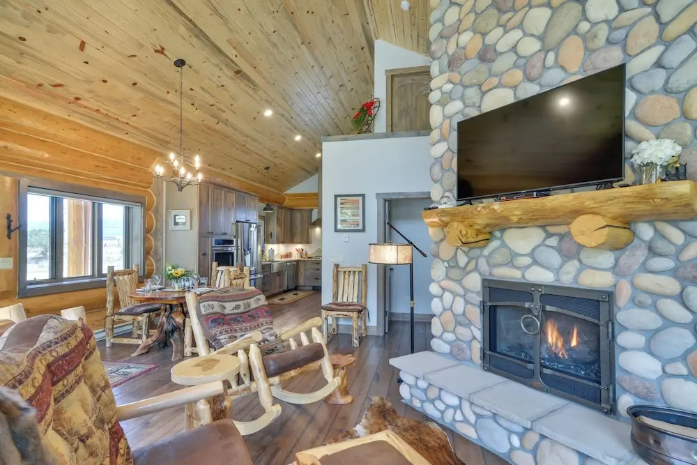 Cozy Riverfront Cabin ~ 1 Mi To Buena Vista
