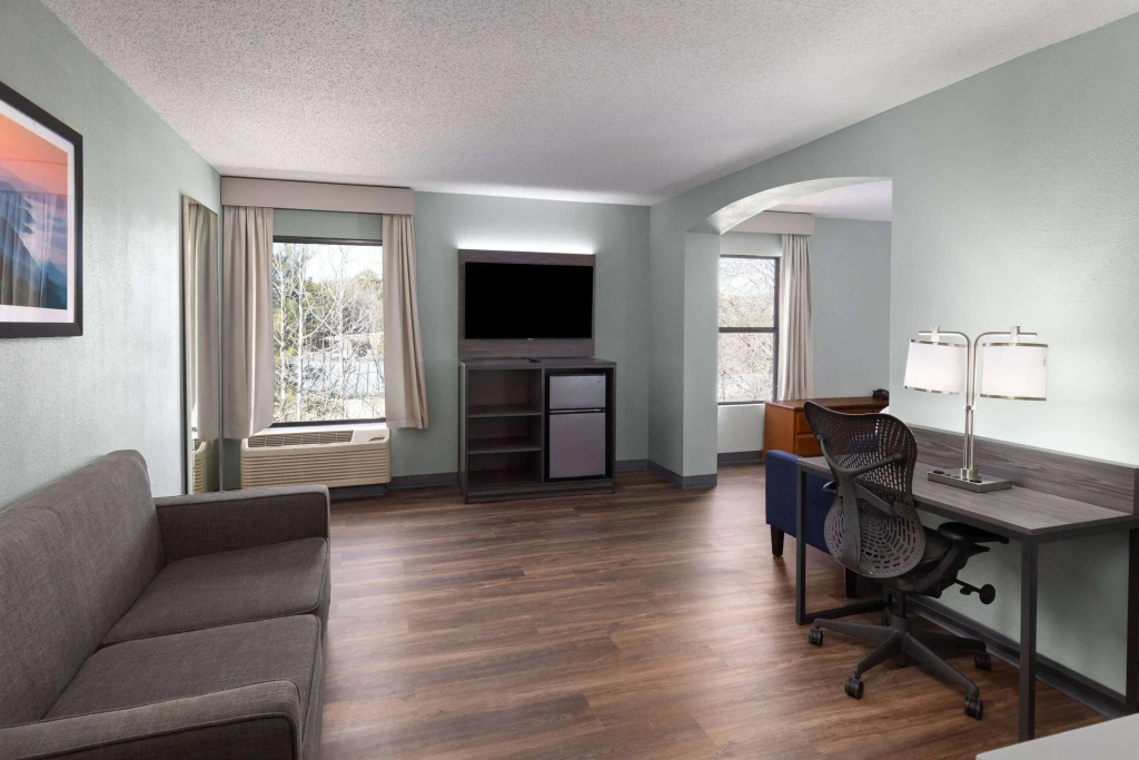 Baymont by Wyndham Creedmoor