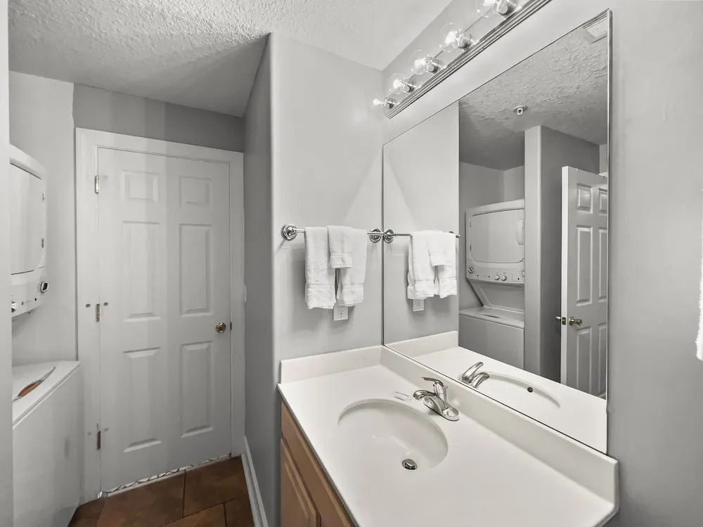 Ocean Ritz-501 4 Bedroom Condo by RedAwning