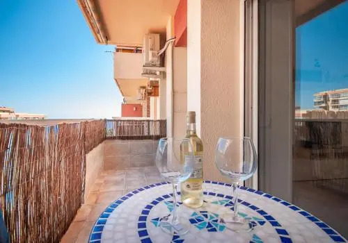 Iris Apartments Sea View