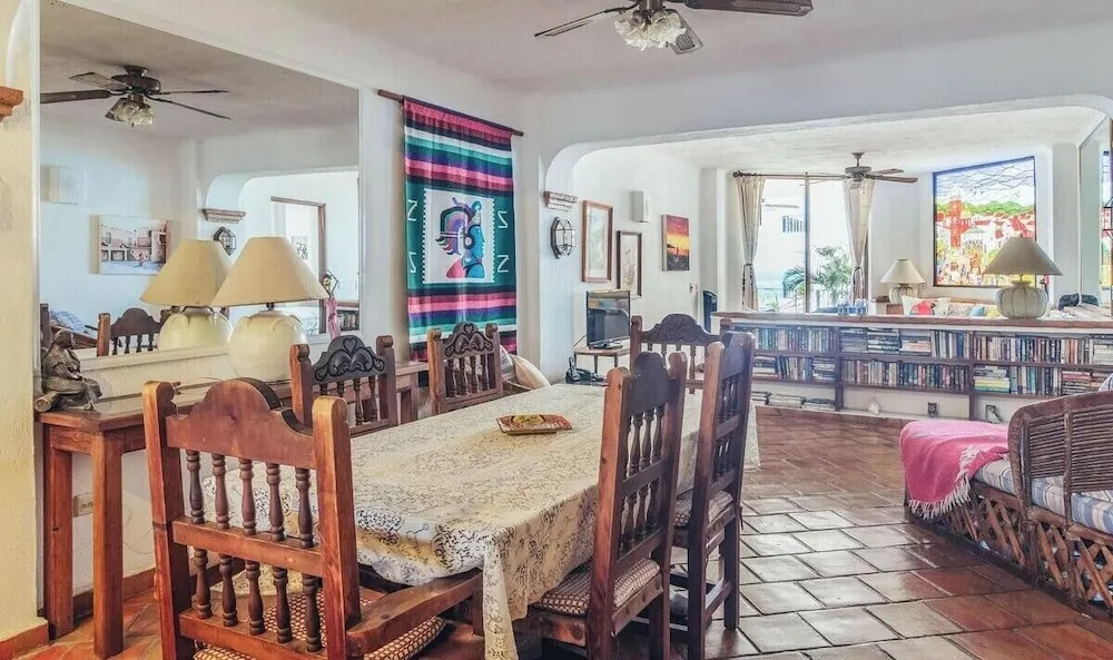 Ocean View 2Br Condo-balcony-beach-pool - 604
