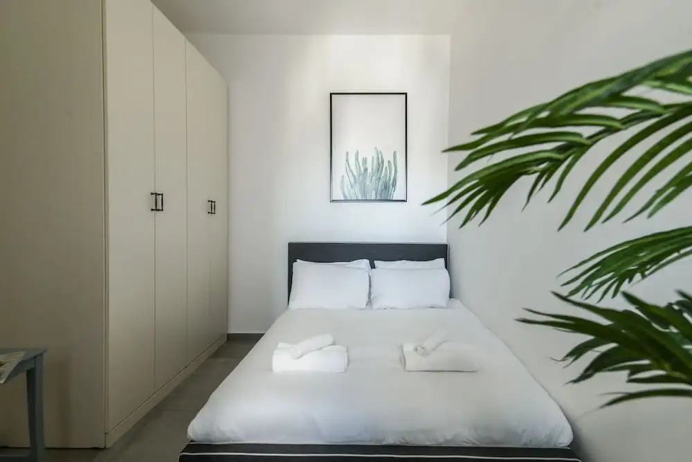 Opulent Ease 2BR Apt in Midtown