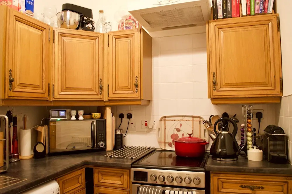 Traditional 2 Bedroom Apartment In Edinburgh