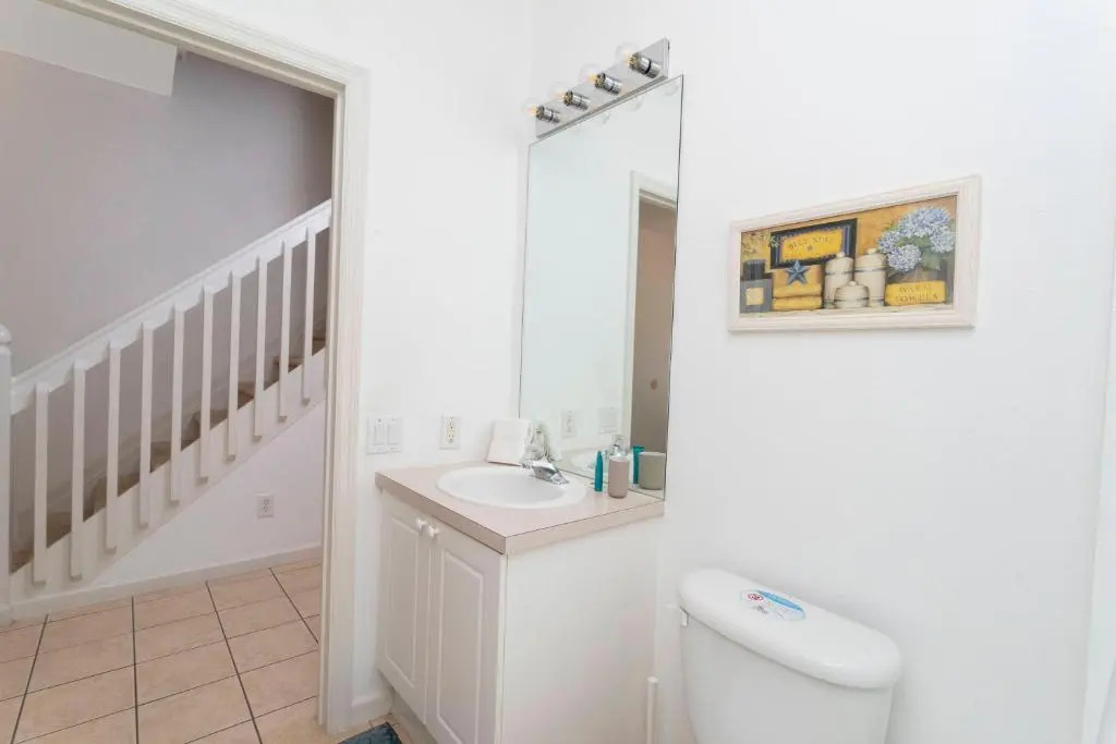 Beautiful Windsor Palms townhome newly furnished 2383