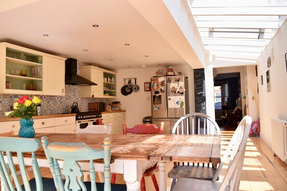 2 Bedroom House in Shepherd's Bush