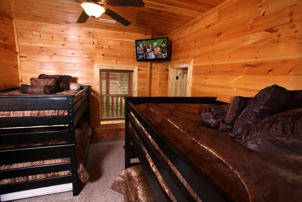 Serenity Mountain Pool Lodge