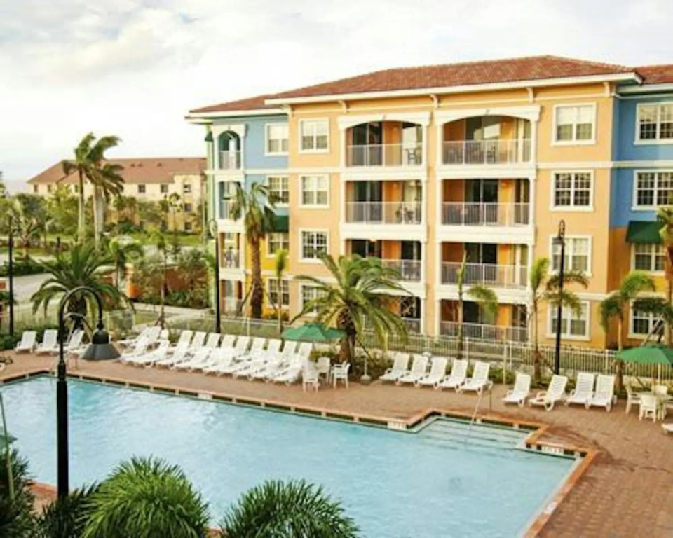Mizner Place at Weston Town Center, Fort Lauderdale