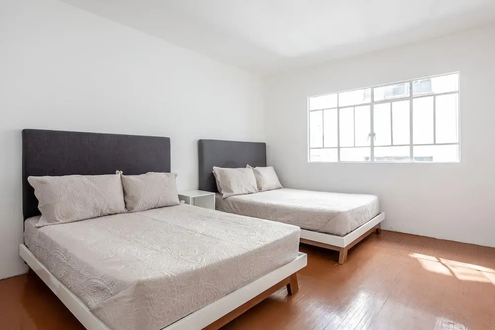 Stay Connected in Roma - 3br- Fast Wifi- Laundry