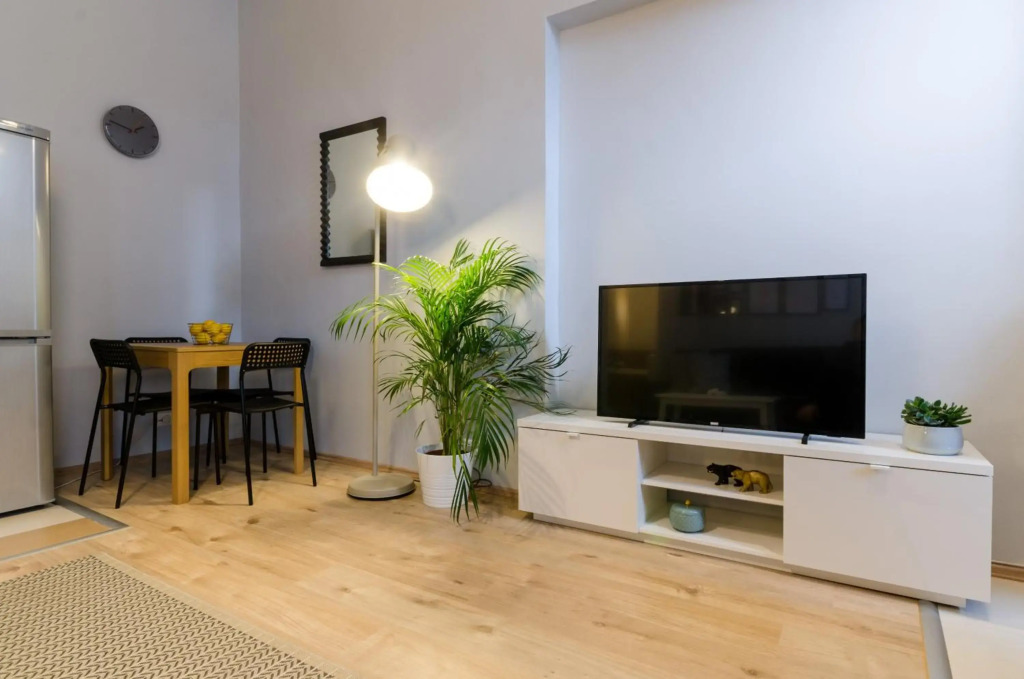 I30 Studio Apartment In Central Location.