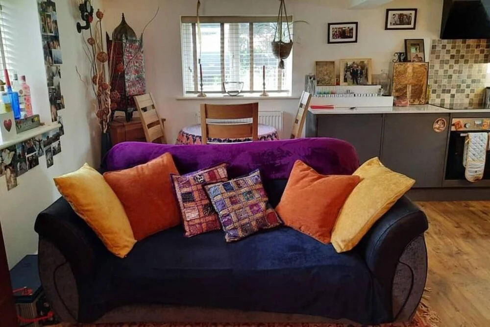 1 Bed Flat - Sleeps 4 - Garden - Parking - Wifi