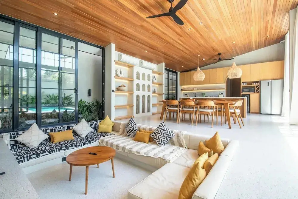 Bohemian Lush 5BR Retreat, 5 Mins to Bingin Beach
