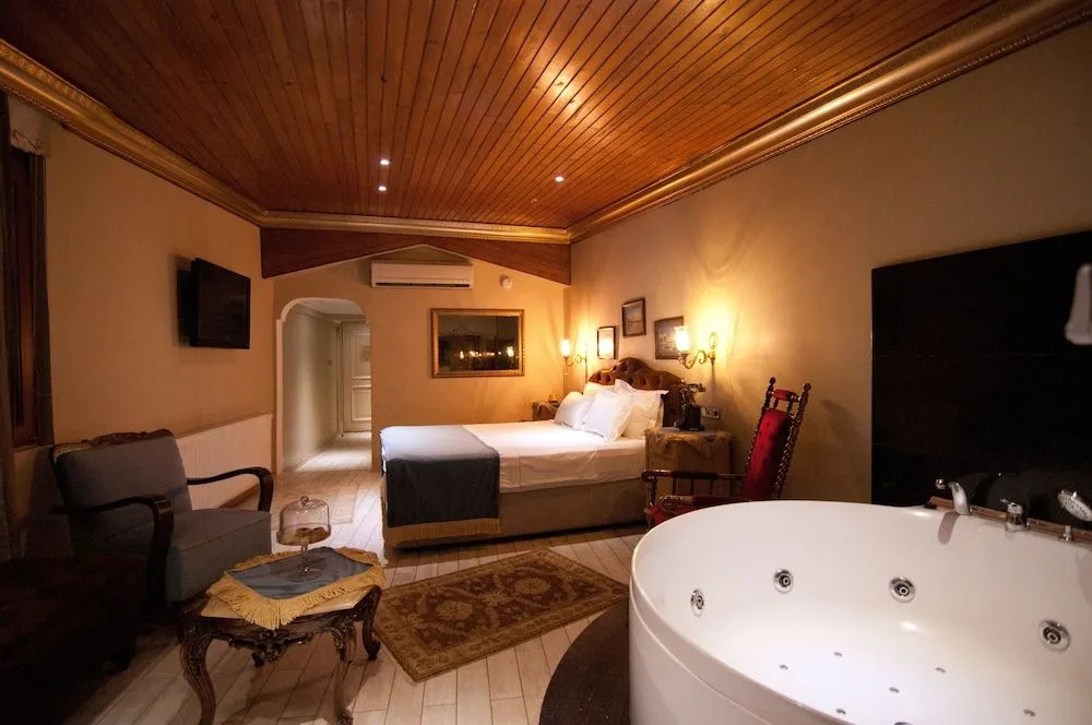 Blue Tuana Suite