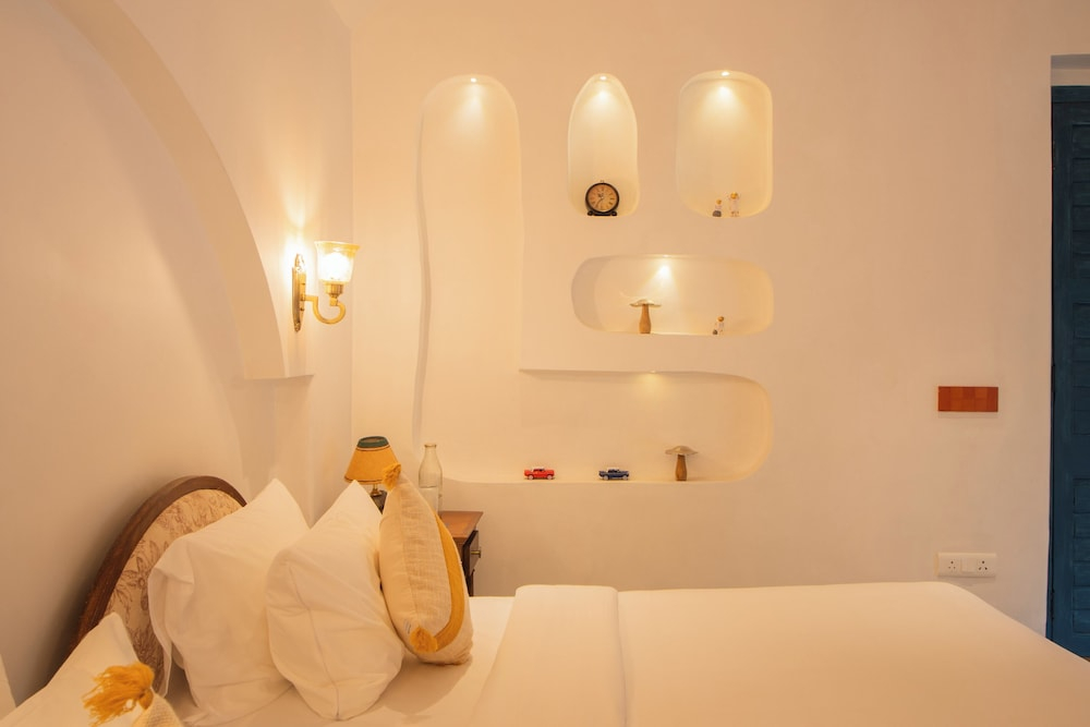ELIVAAS Amayah Rasa 4 BHK Villa