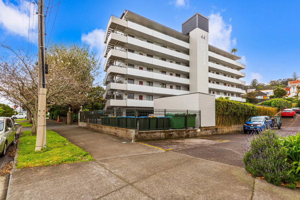 Lovely 2-Bedroom Apartment with Free Parking