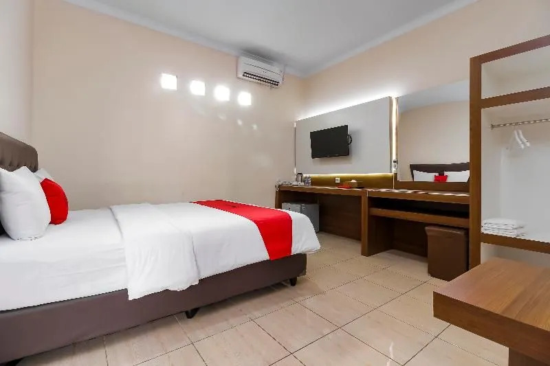 RedDoorz Plus Near Taman Lalu Lintas Bandung