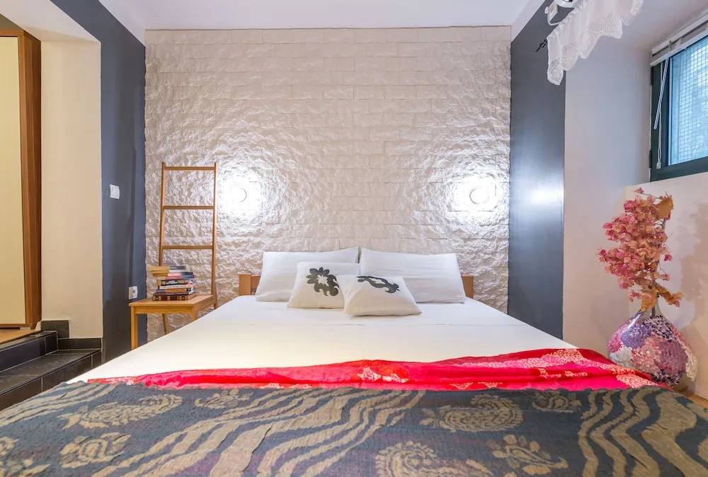 Star Rooms & Studios