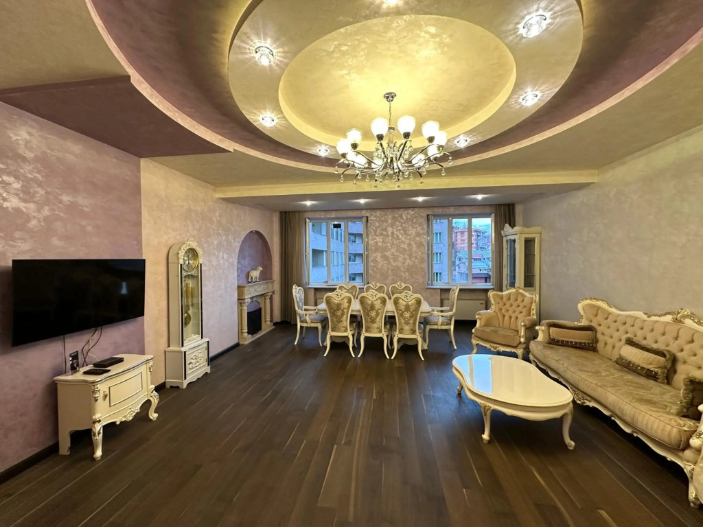 Northern Avenue 2 bedroom Luxury apartment HH777