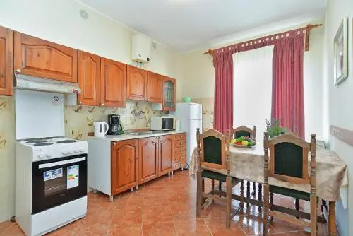 Apartments Gracijano 1724