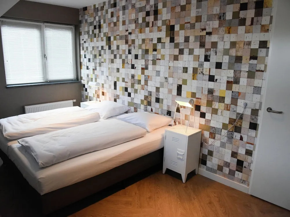 Luxury Thatched Wellness Villa near Sea on Texel