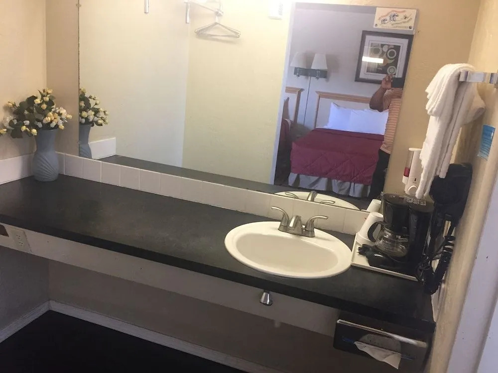 Economy Inn