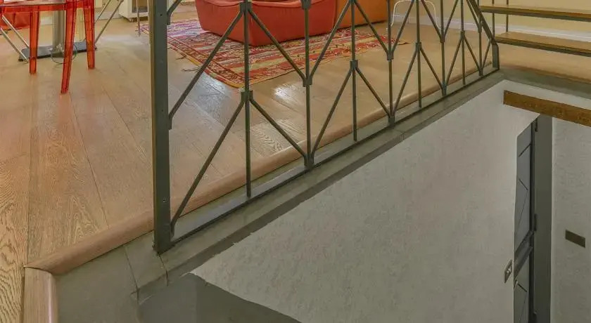 Scarlett Halldis Apartment