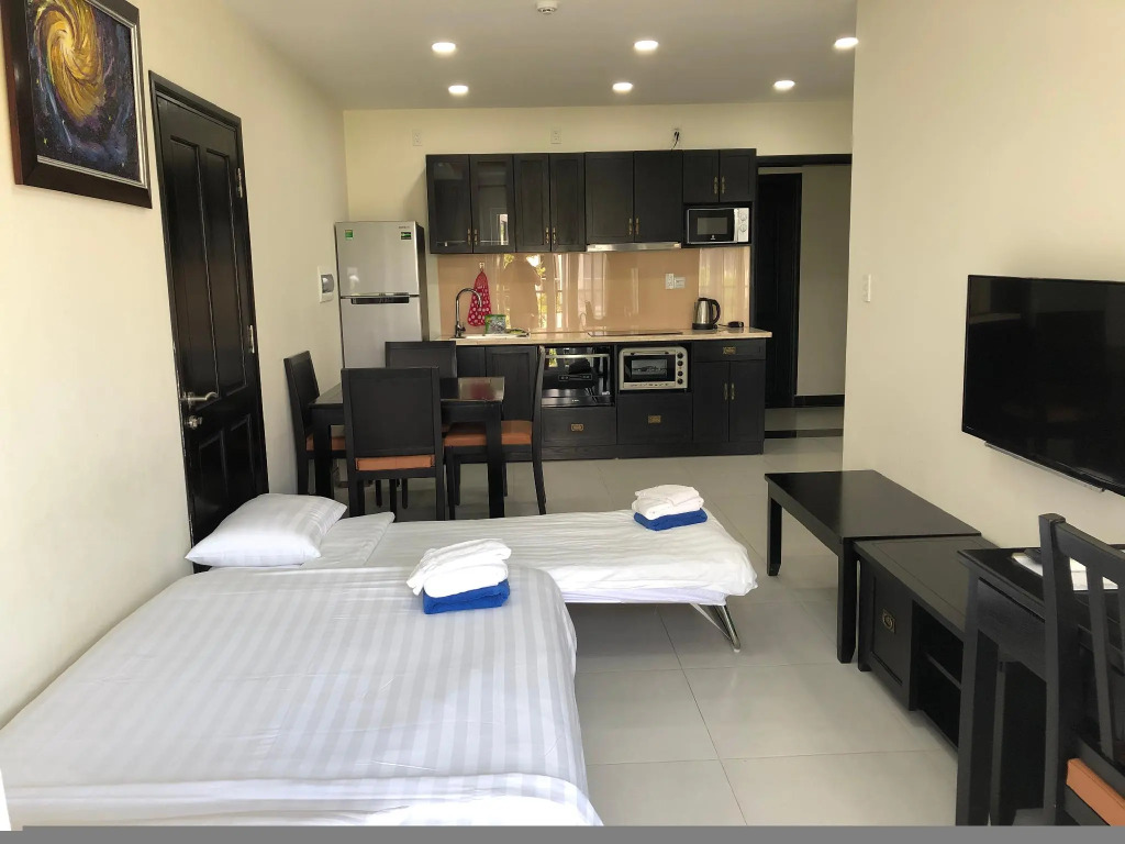 Kosmos Apart Hotel Phu Quoc - Night market & Walkin to beach