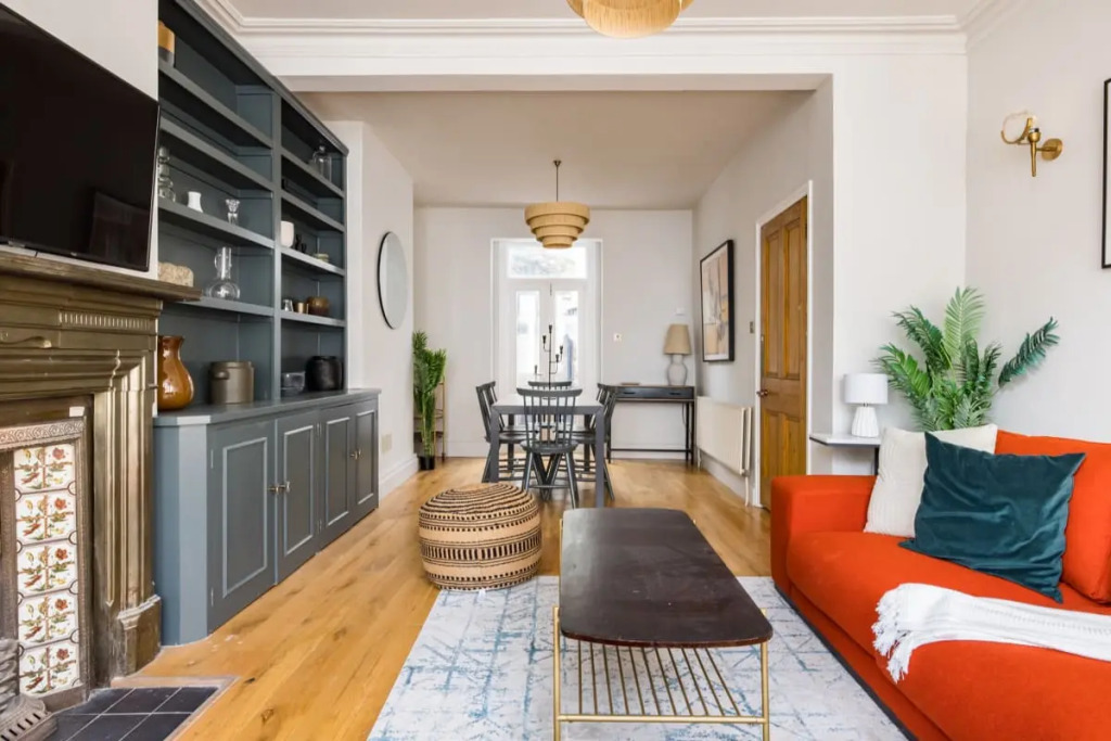 The White City Wonder-Modern 4BDR with Garden and Rooftop Terrace