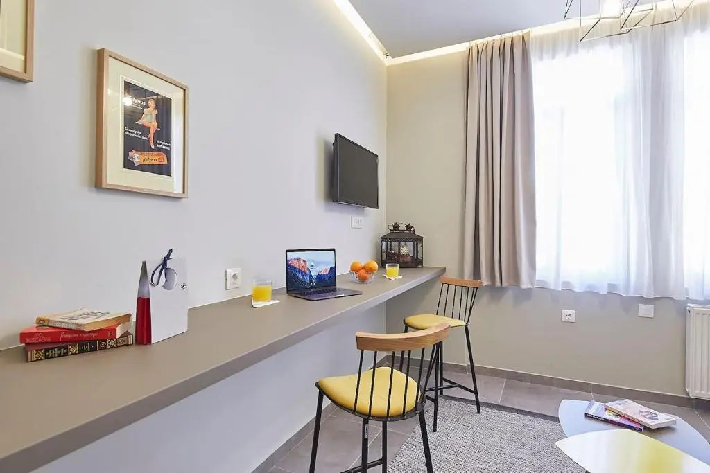 Old Athens style 1bdr with Acropolis view rooftop!