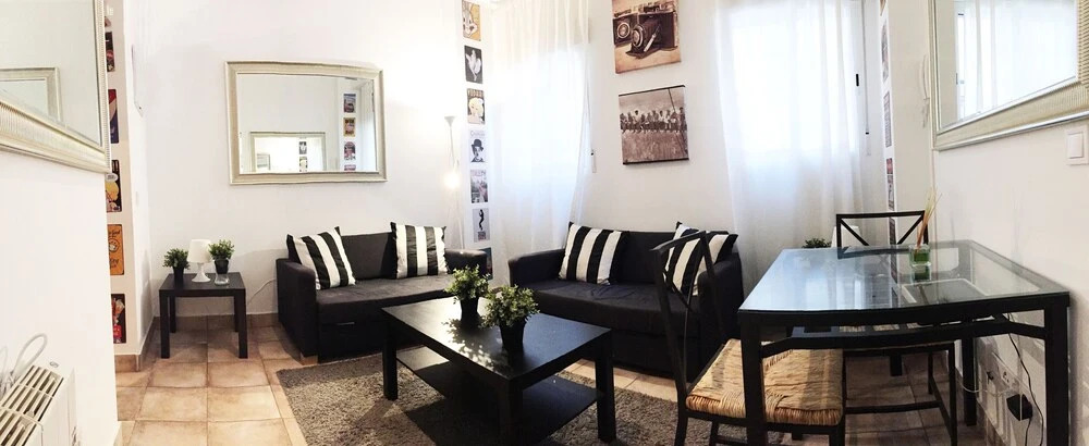 Apartamento de 2 Habitaciones cercano a Cuatro Caminos ALV