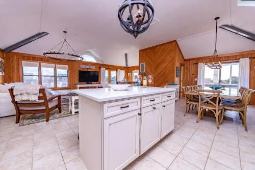 Duck Diamond - Sanderling, Ocean View, 95 Yds to Beach, Hot Tub, Sauna, Community Pool