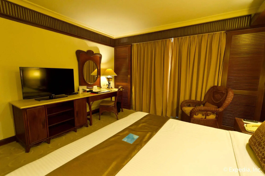Waterfront Airport Hotel and Casino