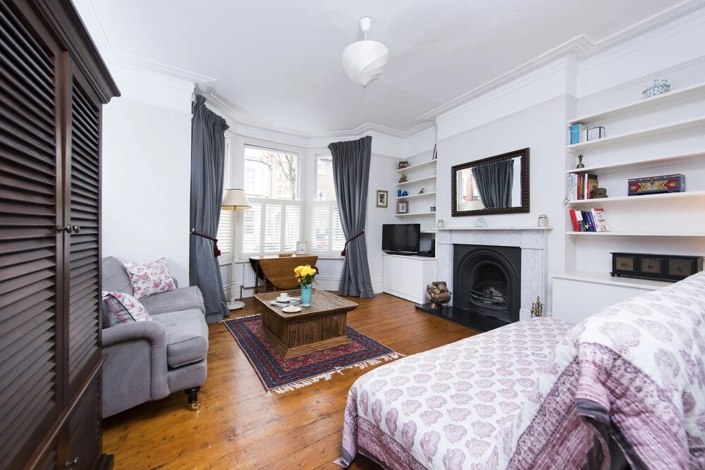 Spacious 1BR Garden Flat in Brixton